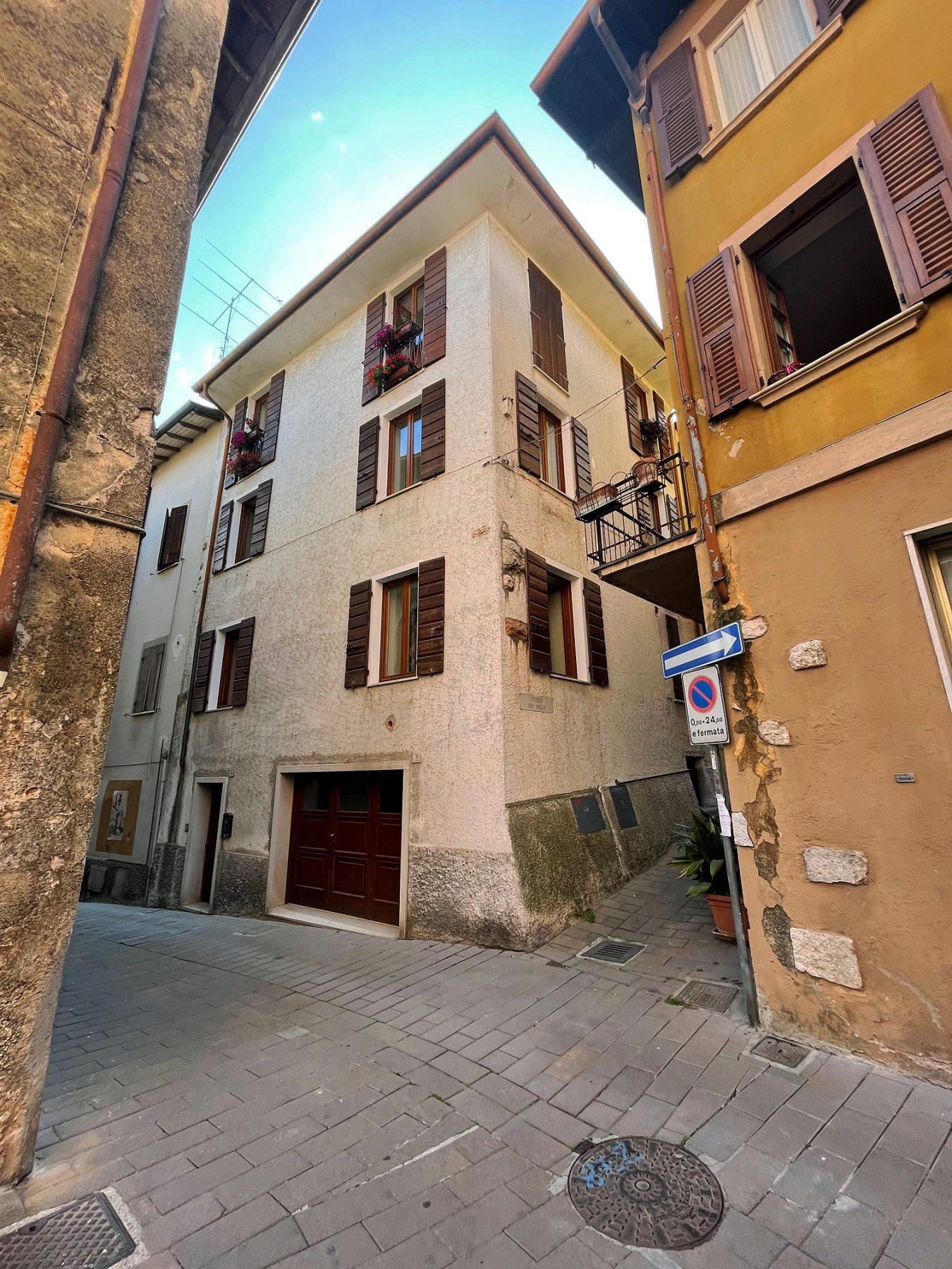 Eingerichtete 2-Zimmerwohnung im Ortskern von Maderno, nahe dem Gardasee