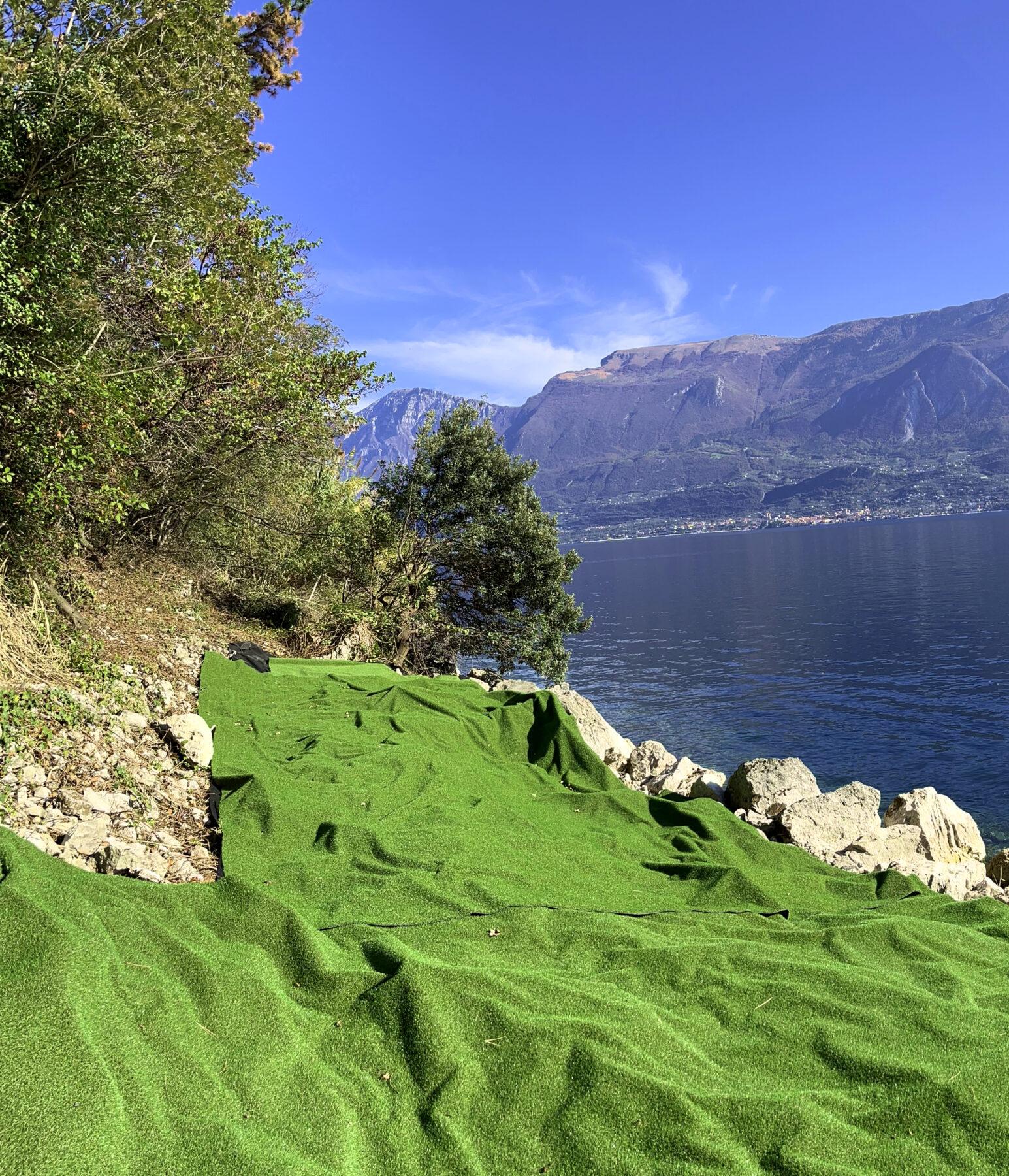 Die Hälfte eines wunderschönen Ferienresorts am See mit eigenem Zugang zum See in der bezaubernden Region Tremosine