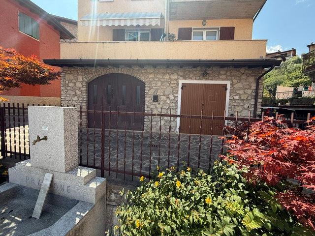 Das Dorf, das Licht, der See — Wohnung mit Garage in Prabione di Tignale