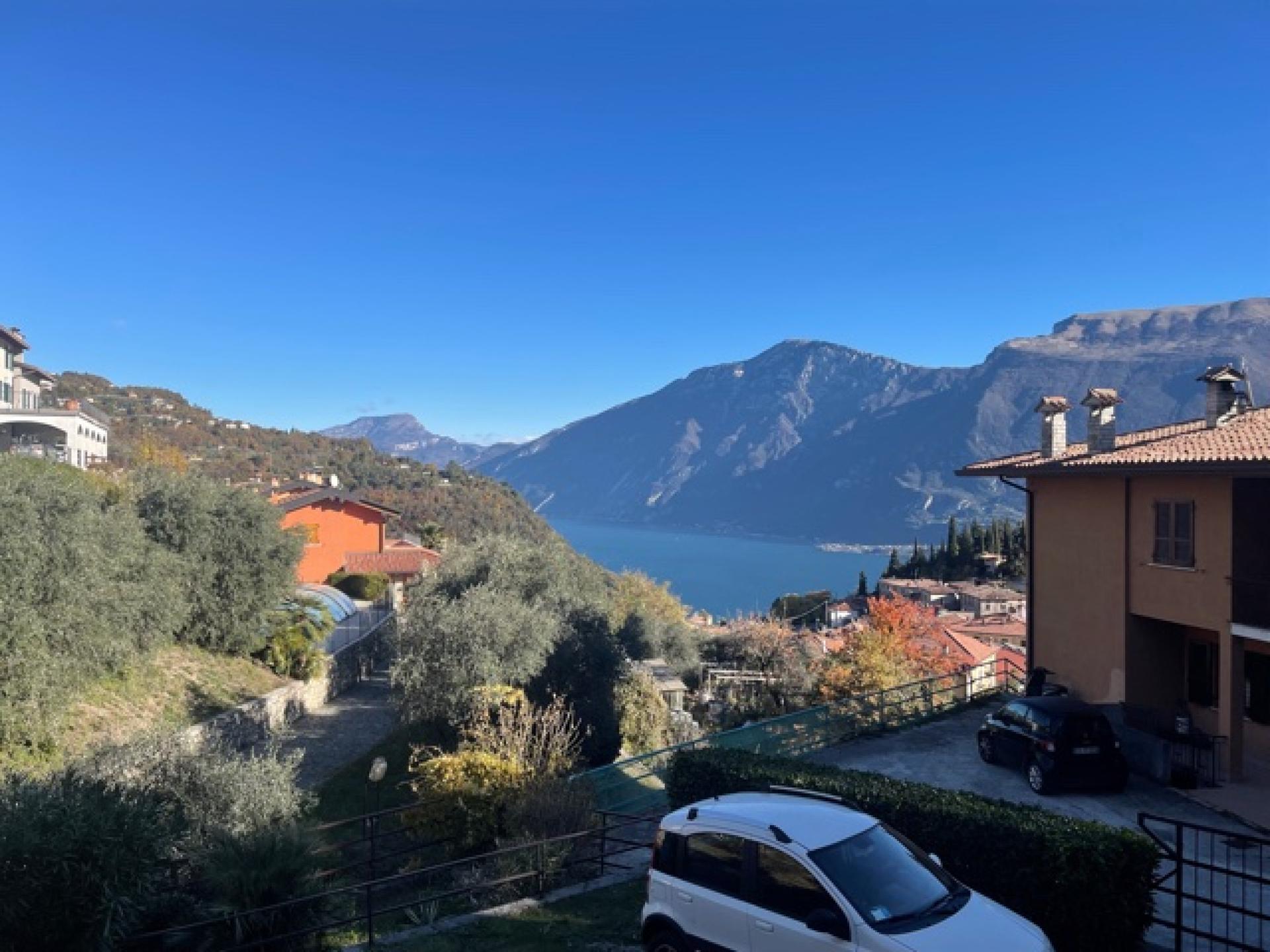 Einzimmer-Wohnung mit Balkon und Gardasee-Blick in Pieve, Tremosine