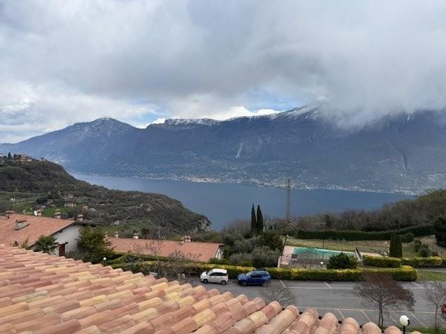 Ruhige Zweizimmerwohnung mit Balkon und Gardasee-Blick in Prabione, Tignale