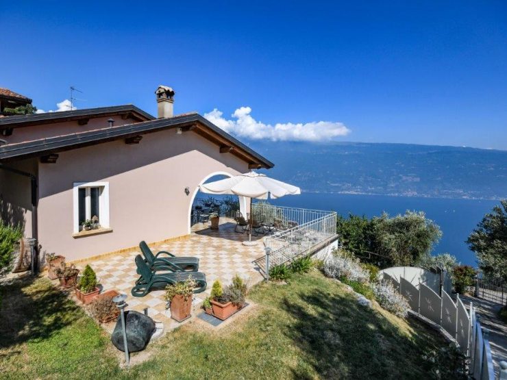 Nuova, lussuosa proprietà di lusso con fantastico panorama sul lago di Garda vicino a Gargnano