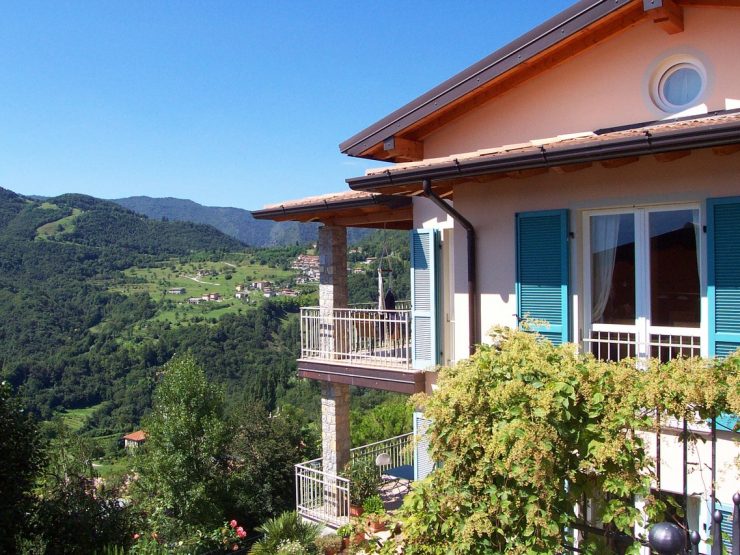 Große Traum-Wohnung mit Mansarde, hochwertiger Ausstattung und fantastischem Panorama in Vesio / Tremosine am Gardasee zu verkaufen