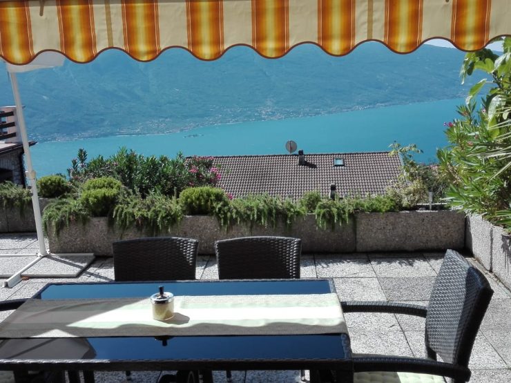Wunderschöne Doppelhaushälfte mit zwei großen Sonnenterrassen und herrlicher Aussicht auf den Gardasee in Mezzema di Tremosine zu vermieten