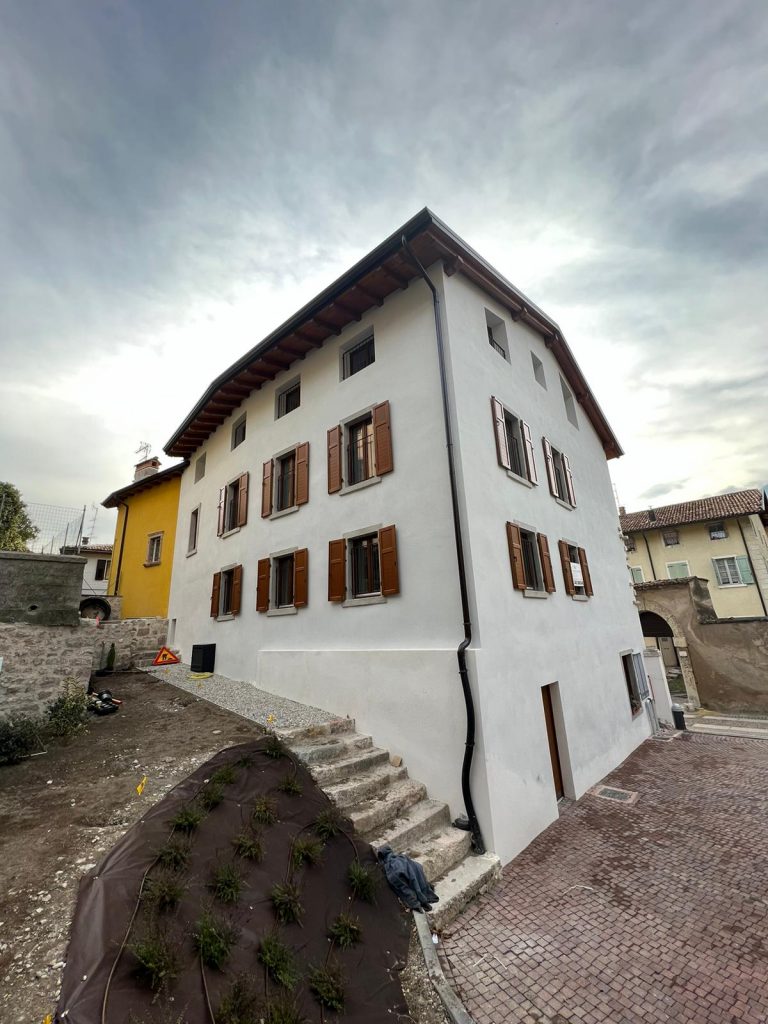 Di nuova secondo i criteri più moderni costruzione appartamento di 2 stanze in una casa plurifamiliare ad Arco / Trentino a nord di Riva sul Lago di Garda in vendita